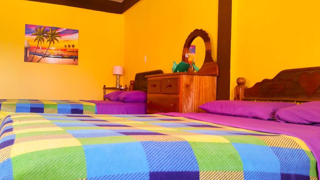 Popeye'S Beach Resort San Pedro  Rom bilde